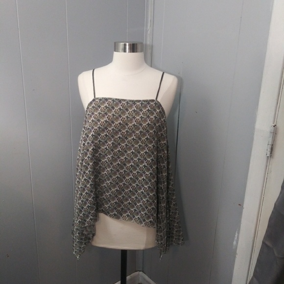 Elizabeth and James Tops - Elizabeth and James Hi Low Green Floral Ta…